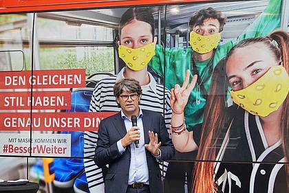 VDV-Hauptgeschäftsführer Oliver Wolff auf der #BesserWeiter-PK.