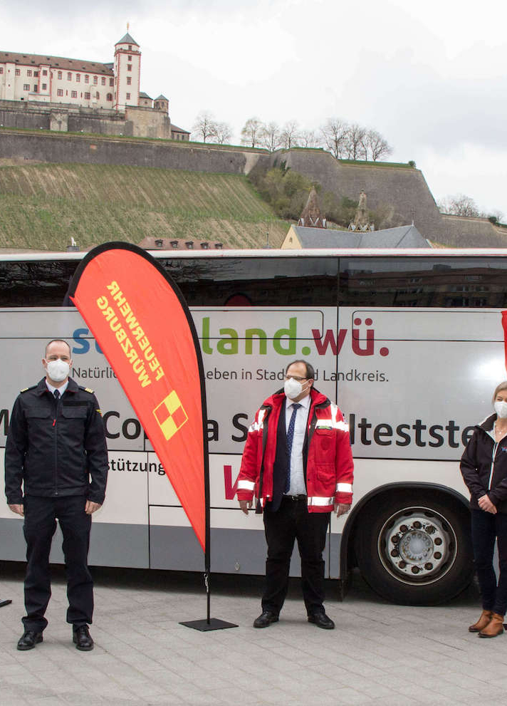 Corona-Schnelltest-Bus in Würzburg